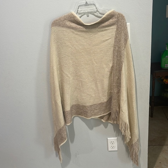 Cream and copper poncho NWT - Picture 1 of 4